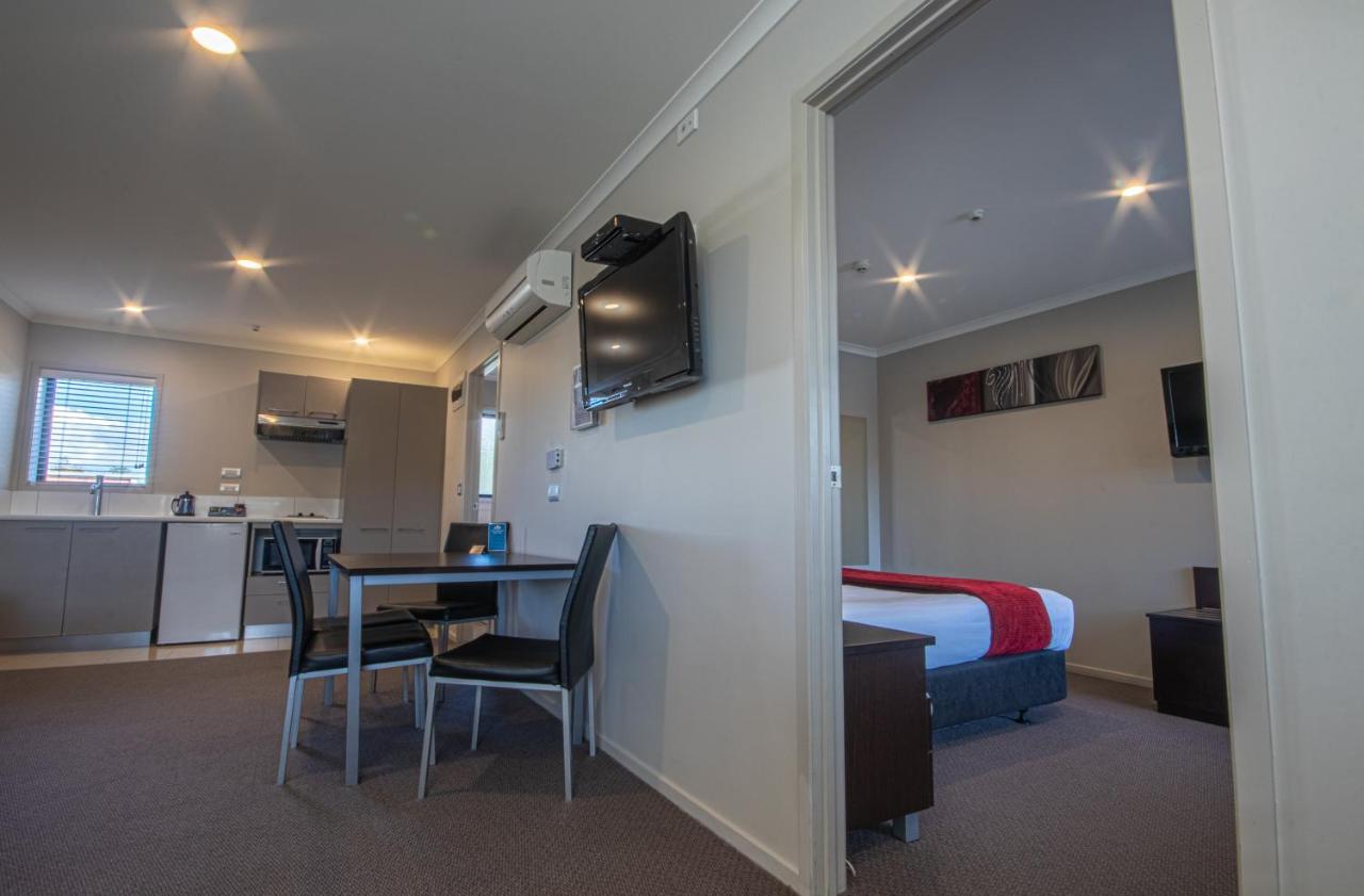 Amity Court Motel Стратфорд Екстериор снимка
